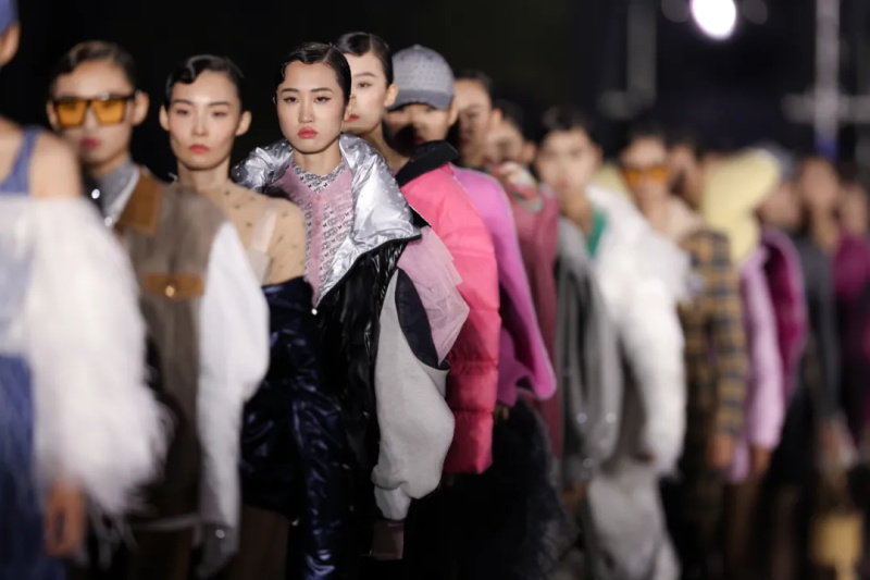 米兰欧 X COCOON品牌20周年时尚大秀刷爆全网!西子湖畔演绎新世纪女性之美 米兰欧 X COCOON品牌20周年时尚大秀刷爆全网!西子湖畔演绎新世纪女性之美