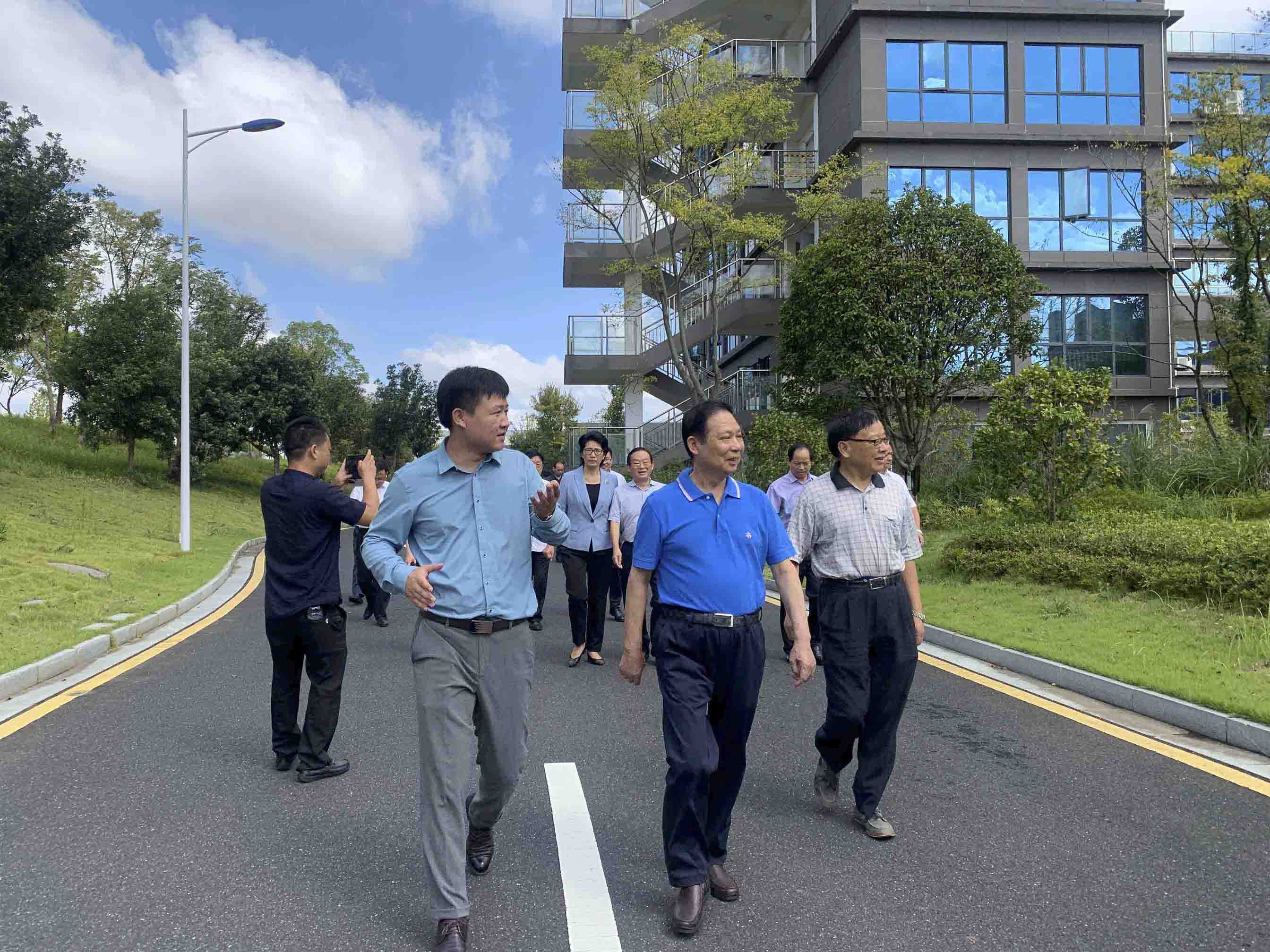 喜获“湖南省关心下一代教育示范基地”称号,省关工委领导莅临beplay官方网站地址揭牌、调研 喜获“湖南省关心下一代教育示范基地”称号,省关工委领导莅临beplay官方网站地址揭牌、调研
