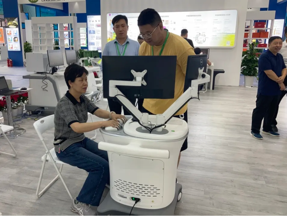 助力打造万博体育助手app下载药文化康养体验区,万博官网登录手机版本亮相第四届保定市旅游产业发展大会 助力打造万博体育助手app下载药文化康养体验区,万博官网登录手机版本亮相第四届保定市旅游产业发展大会