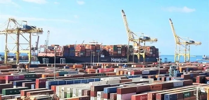 英国主要集装箱港口面临停摆危机，两大港口接连暂停船公司还空箱业务