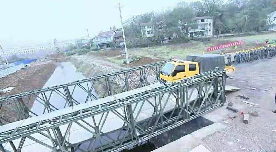 公司参加2018年湖北省公路桥梁突发事件应急演练