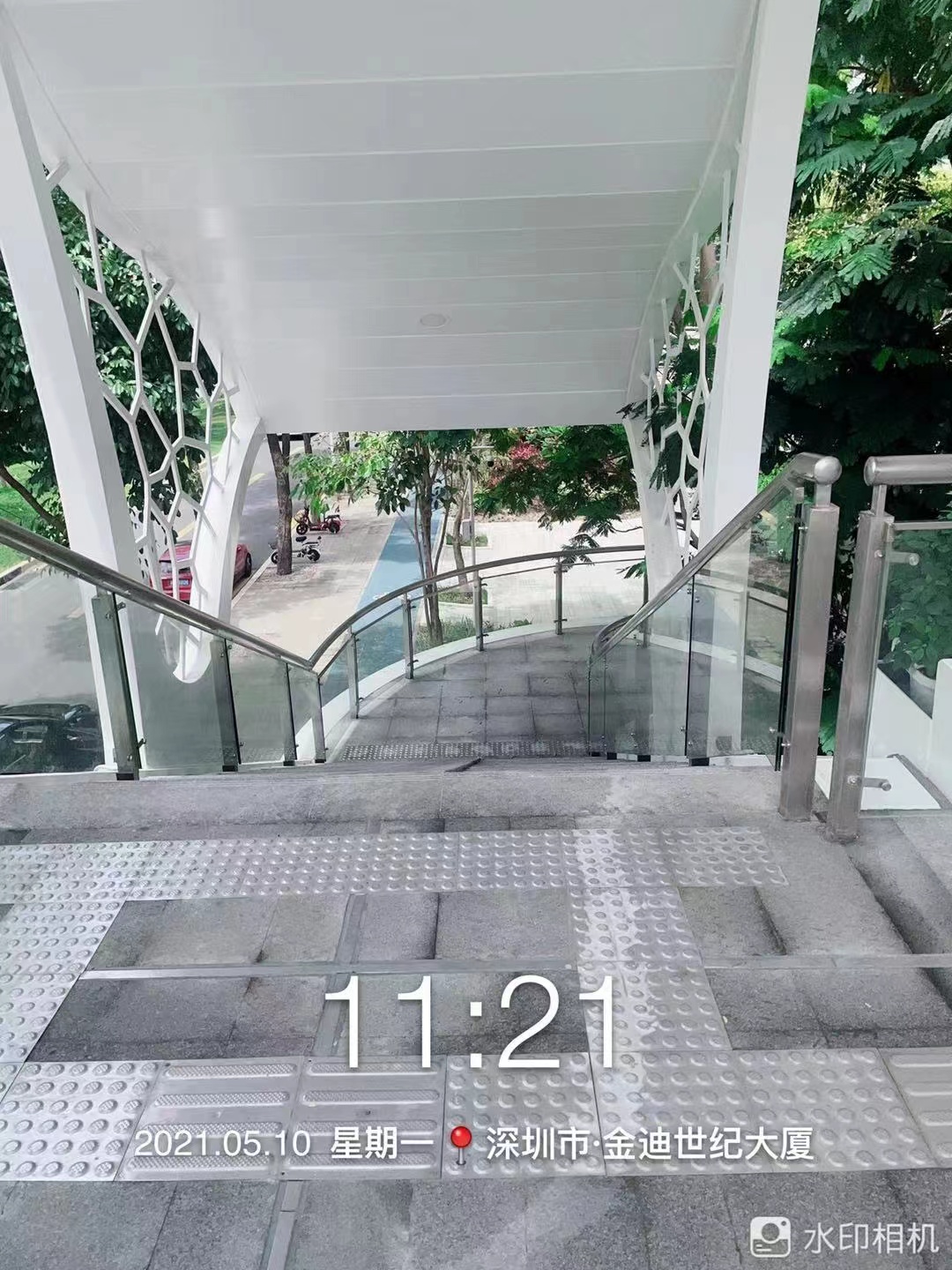 金迪世纪大厦侨香路人行天桥