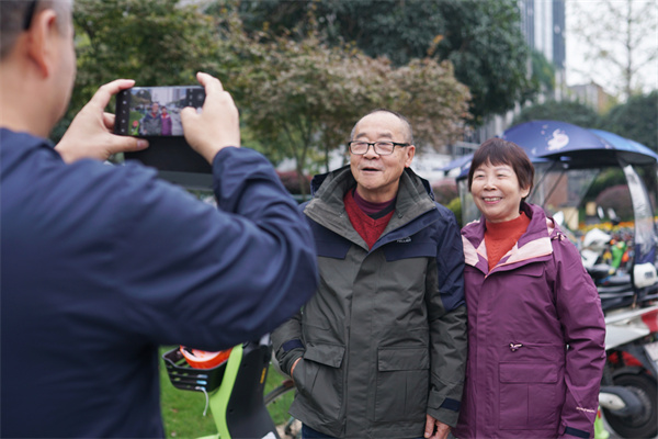 九九重阳，幸福安康 l 四川鑫投交科集团开展重阳敬老活动