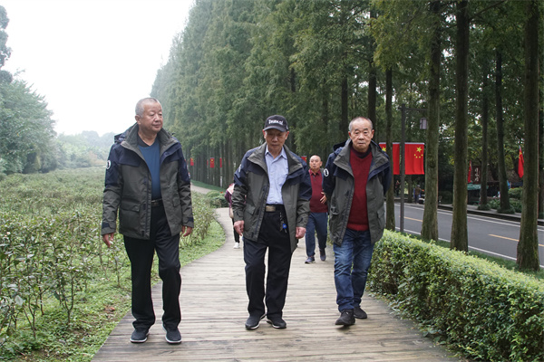 九九重阳，幸福安康 l 四川鑫投交科集团开展重阳敬老活动