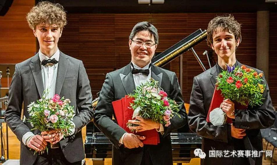 上周日本钢琴选手接连斩获两项国际大赛最高奖项