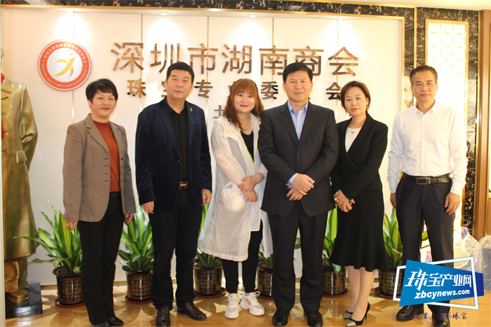 平桂区政协主席吴航一行考察大湾区珠宝产业 平桂区政协主席吴航一行考察大湾区珠宝产业