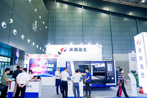 高功率激光加工機床研發、生產和服務,具有激光切割與焊接全自動化、數字化解決方案提供能力。 高功率激光加工機床研發、生產和服務,具有激光切割與焊接全自動化、數字化解決方案提供能力。