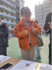 人人都獻出一點愛,人生將變得更美好 ——為黎承航同學募捐 人人都獻出一點愛,人生將變得更美好 ——為黎承航同學募捐