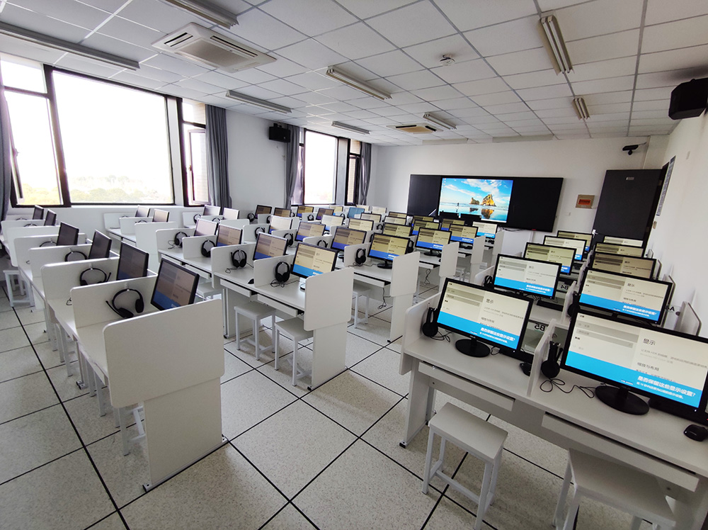 快讯：NewClass携手上海电机学院，智能化语言实验室正式启用
