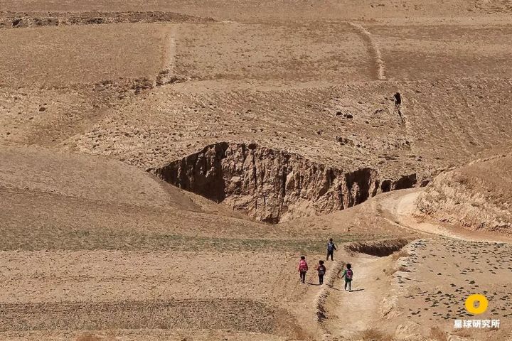 一场人类历史上前所未有的人口大迁移，正在中国发生