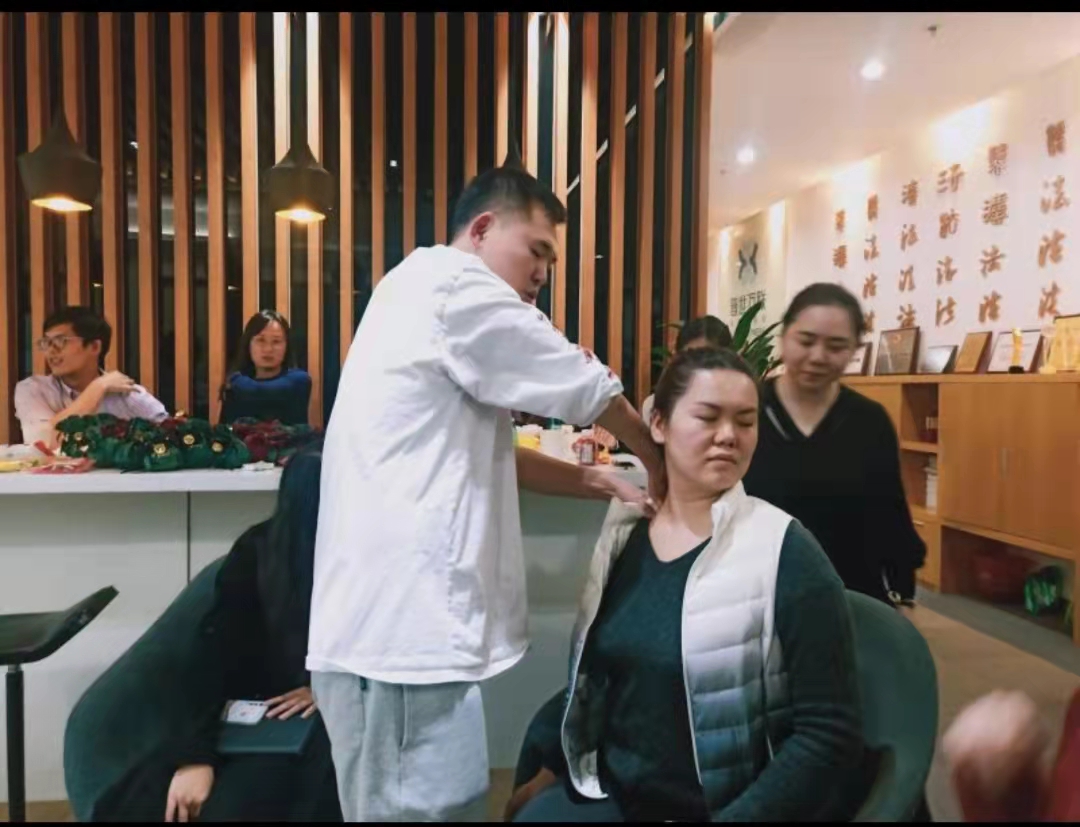 动次打次,给脊椎放假,给健康加油 | 记普世万联律所下午茶活动 动次打次,给脊椎放假,给健康加油 | 记普世万联律所下午茶活动