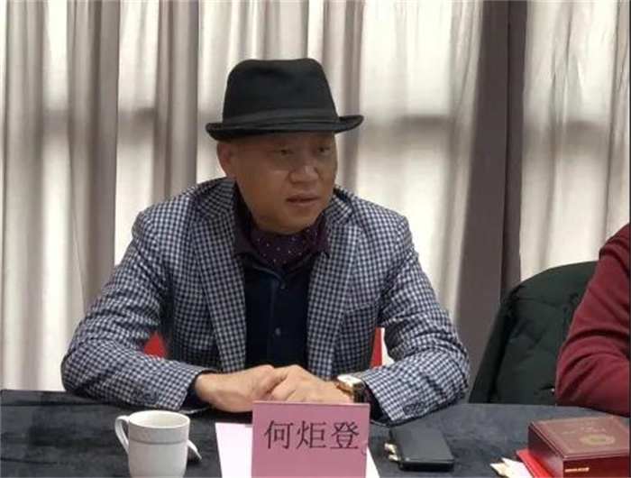 平洲玉雕匠人王国兵荣获广东省五一劳动奖章 平洲玉雕匠人王国兵荣获广东省五一劳动奖章