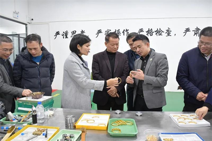 广西东融产业园管理委员会考察团到平桂区考察交流 广西东融产业园管理委员会考察团到平桂区考察交流