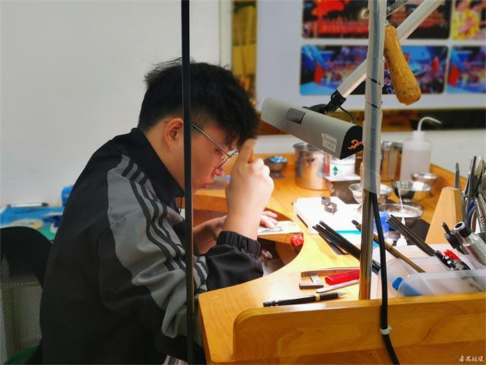 珠宝小匠齐聚广州南华工贸高级技工学校,争夺世界技能大赛入场券 珠宝小匠齐聚广州南华工贸高级技工学校,争夺世界技能大赛入场券