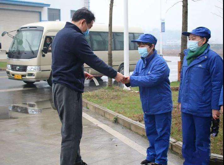 Dong Fangping visited Chibi Emergency Industrial Park 