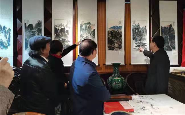 今日广西报道：《山水和韵一一何小葵书画艺术迎春展》在广西南宁举行