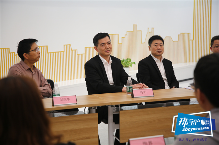 金弘珠宝开启铂金金色时代,GT铂金新品推介会在深圳举行 金弘珠宝开启铂金金色时代,GT铂金新品推介会在深圳举行