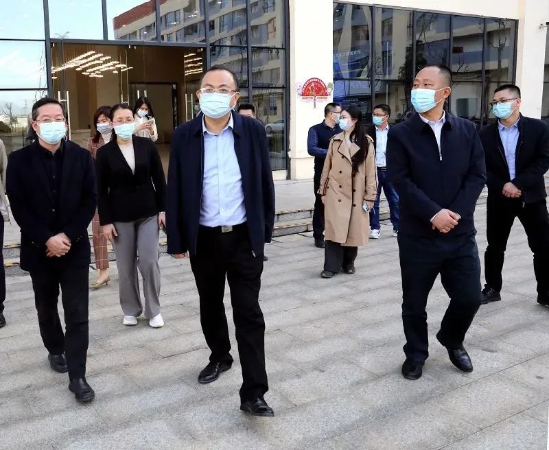 自治区稳增长工作调研组考察平桂 自治区稳增长工作调研组考察平桂