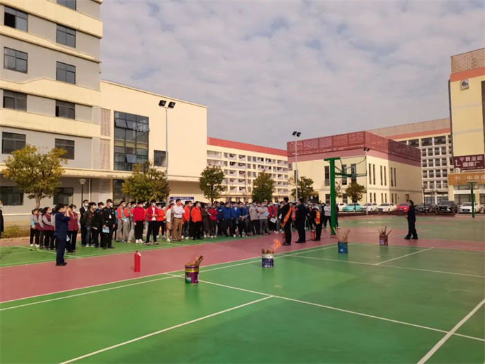 2022年度消防安全培训及应急演练在园区举行 2022年度消防安全培训及应急演练在园区举行