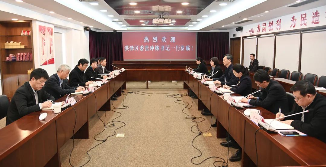 蘇鹽集團與洪澤區委區政府洽談推進項目合作