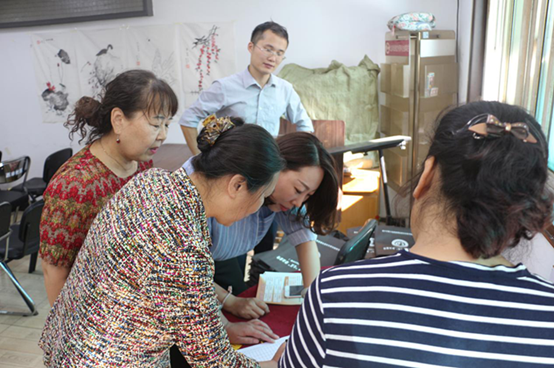 继承到底难不难?—— 京城遗嘱·继承专业服务机构爱传承走进西单商场社区 继承到底难不难?—— 京城遗嘱·继承专业服务机构爱传承走进西单商场社区