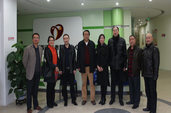 随着社会经济的发展，家庭财产日益增多，家庭成员之间由于经济原因，出现的矛盾纠纷也层出不穷。老人上了年纪，大都希望子女间要和睦相处，但是往往事与愿违。现在，越来越多的老年人与子女开始认识到早立遗嘱的必要