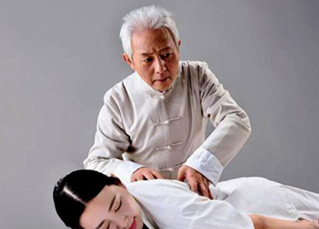他们帮你调理职业病,但是自己却也饱受职业病折磨 他们帮你调理职业病,但是自己却也饱受职业病折磨
