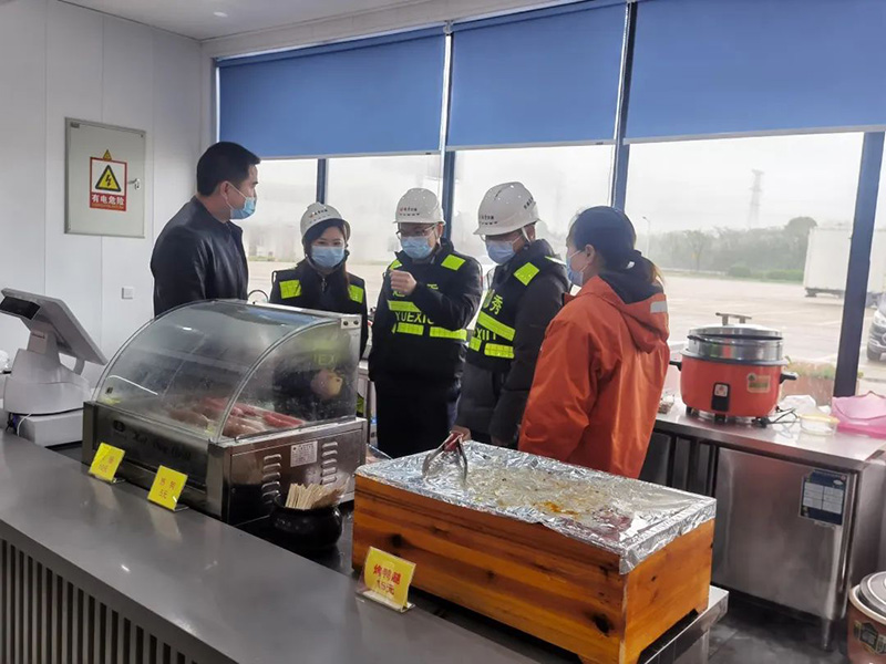 疫情防控不松劲 安全保畅不停歇