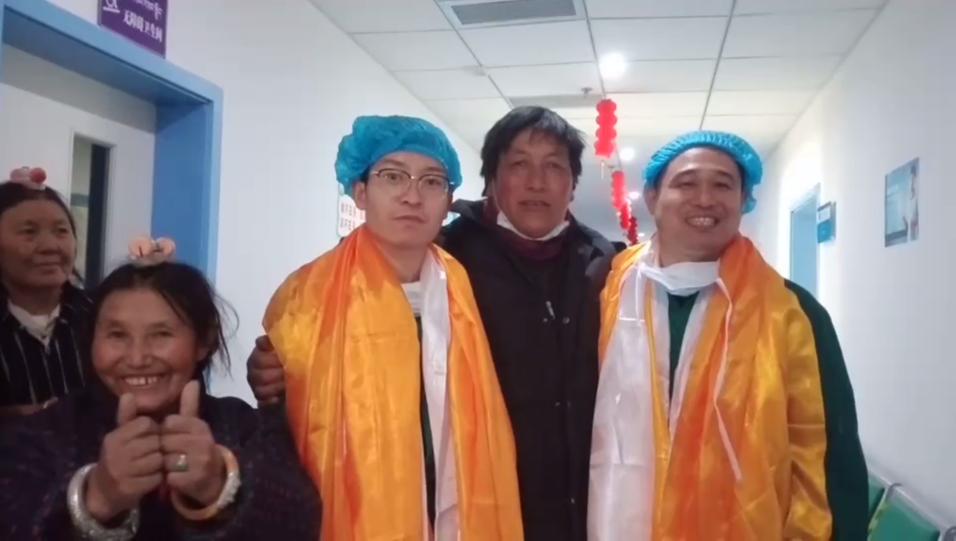 中国留学人才发展基金会大骨节病公益项目援藏医生帮助39名大骨节病患者进行膝、髋关节置换手术