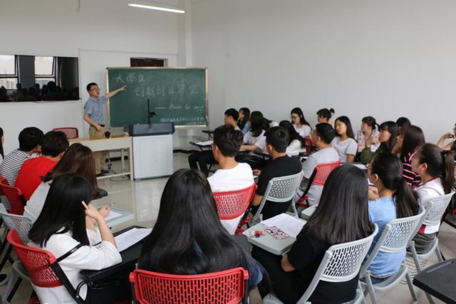 “大学四年白念了”?大学取消“清零”考试制度,这类学生要注意 “大学四年白念了”?大学取消“清零”考试制度,这类学生要注意