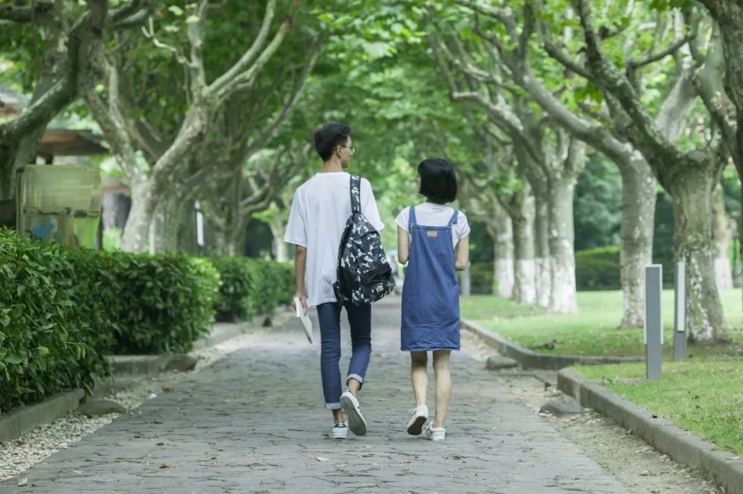 在本省上大学和在外省上大学,哪个更好? 在本省上大学和在外省上大学,哪个更好?