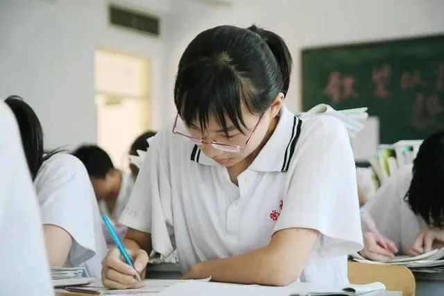 480分的中等生逆袭为高考黑马:守住选择题,数学英语提分最快! 480分的中等生逆袭为高考黑马:守住选择题,数学英语提分最快!