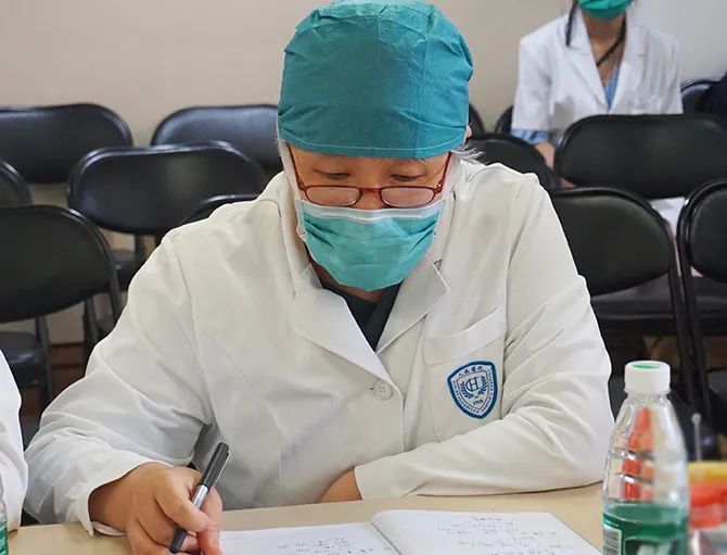 大骨节病公益扶贫项目在北京大学人民医院组织召开专家会诊会议