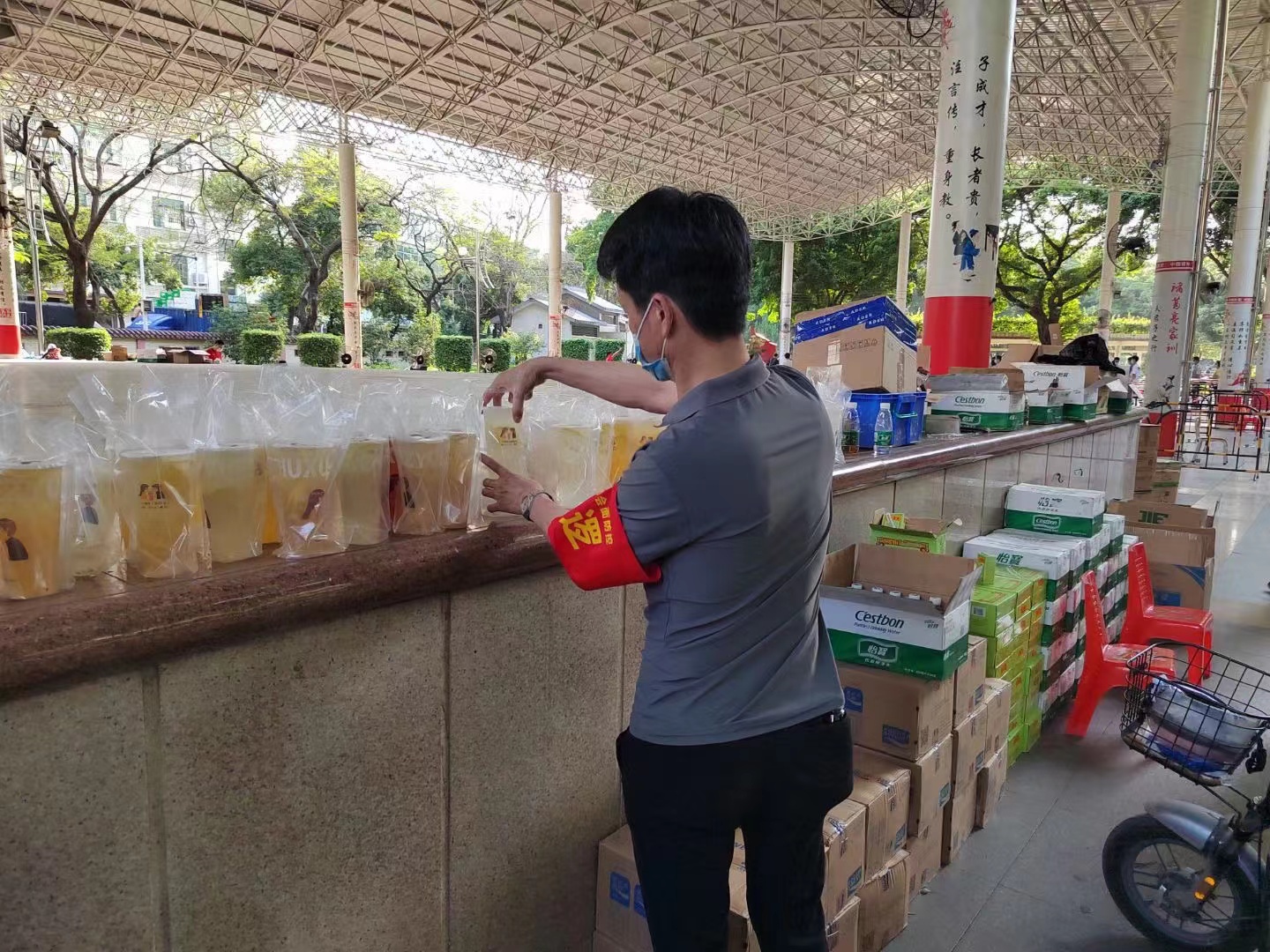 金达咖啡饮品城：咖啡新茶饮，送给白云抗疫工作者，传递爱心与温暖 