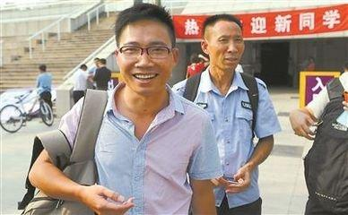 复读8年,32岁终于考上了清华,被称“高考疯子”的他现状如何? 复读8年,32岁终于考上了清华,被称“高考疯子”的他现状如何?