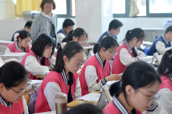 好高考成绩比模拟成绩好,通常这几类学生,有潜力成为“黑马” 好高考成绩比模拟成绩好,通常这几类学生,有潜力成为“黑马”