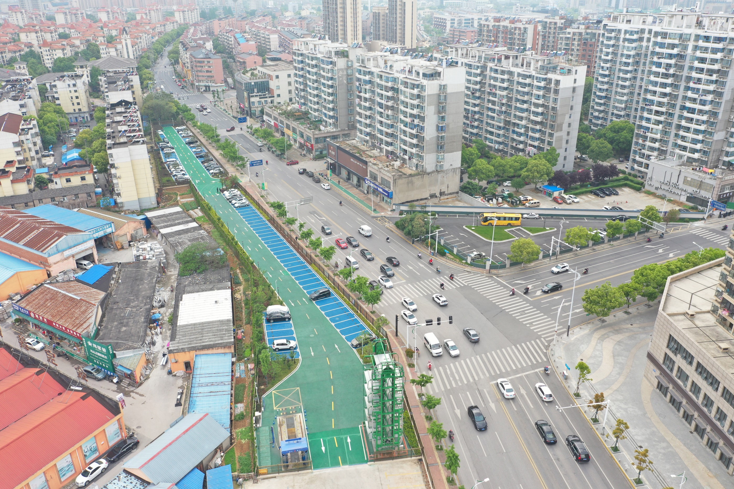 新亭東路停車場