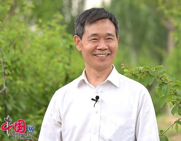 张正河主任接受中国网采访谈县城城镇化与县域经济发展