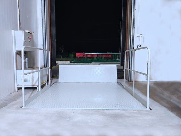 SOUTHWORTH lift table is applied to the food cold chain industry