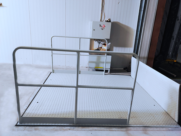 SOUTHWORTH lift table is applied to the food cold chain industry