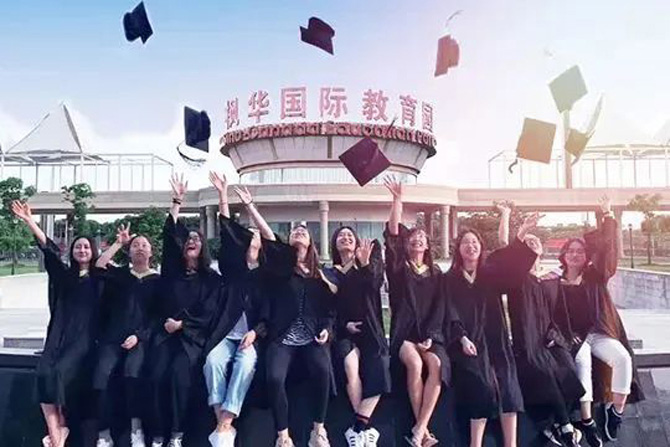 权威发布 | 中加枫华连续两年荣登福布斯中国·国际化学校排行榜全国百强！