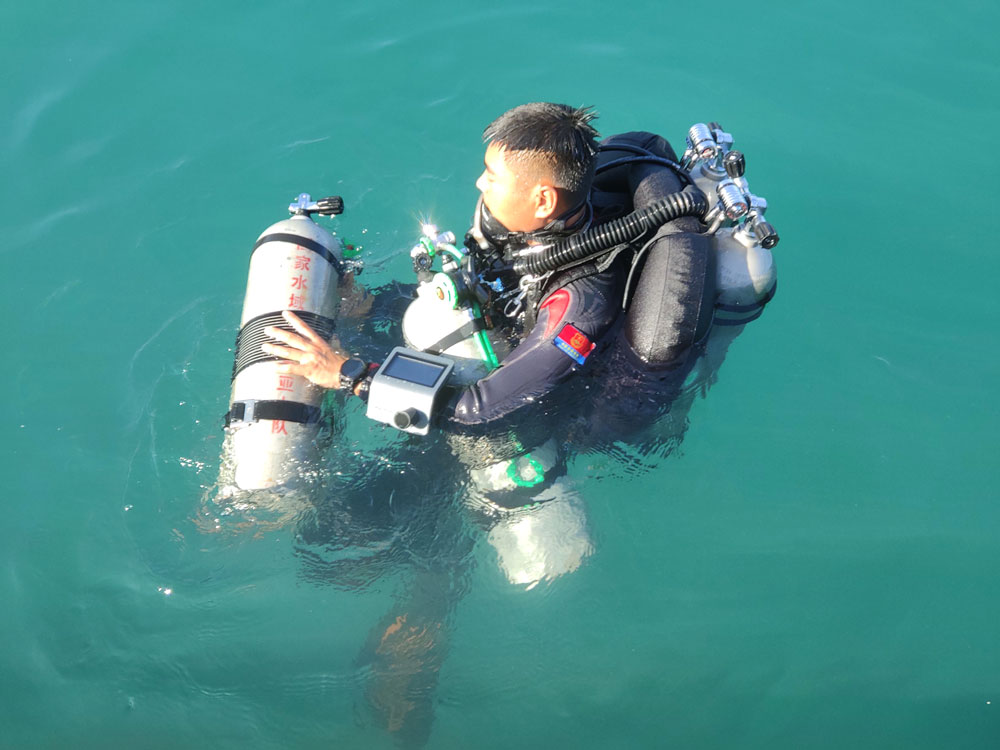 Search and rescue diving positioning and tracking