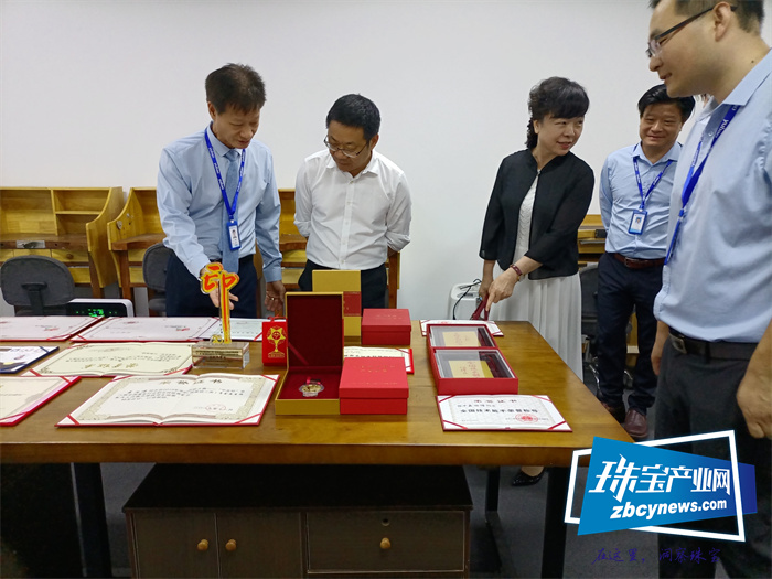汕尾职业技术学院蔡昭权校长一行到访誉宝集团深圳总部 汕尾职业技术学院蔡昭权校长一行到访誉宝集团深圳总部