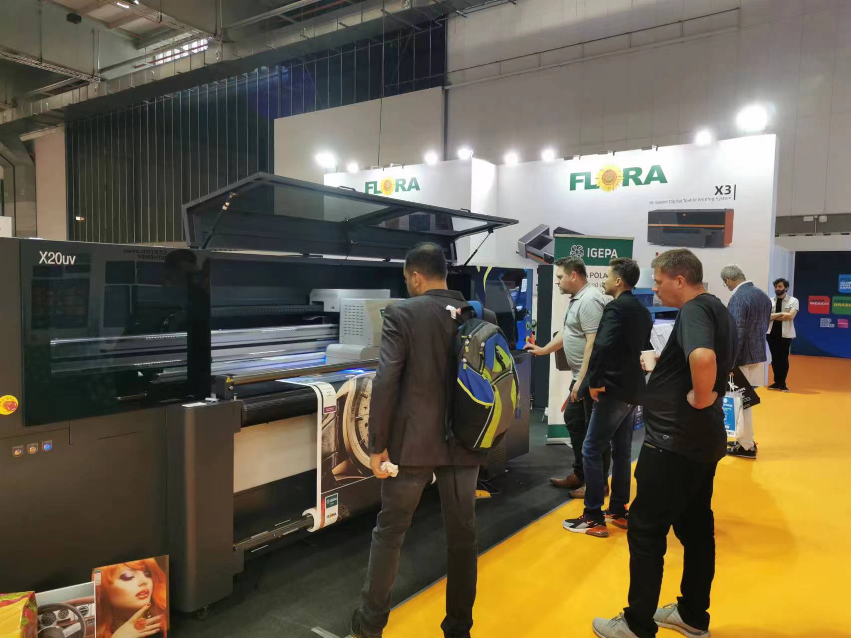 彩神印刷智造再升级!首家搭载EPSON T3200喷头新机亮相FESPA 2022 彩神印刷智造再升级!首家搭载EPSON T3200喷头新机亮相FESPA 2022