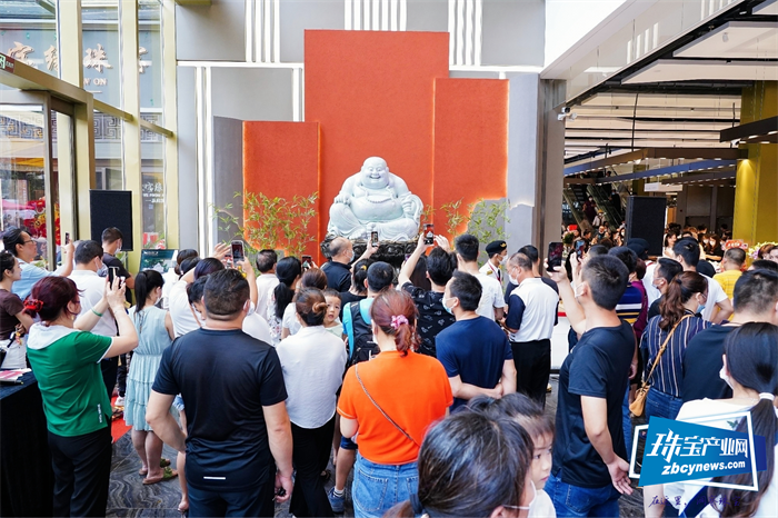 琛宝来广场在佛山盛大开业,一站式翡翠发货批零中心开启 琛宝来广场在佛山盛大开业,一站式翡翠发货批零中心开启