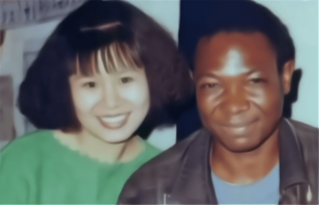 1993年，清华女研究生嫁给非洲人，在非洲生活26年，生了5个孩子