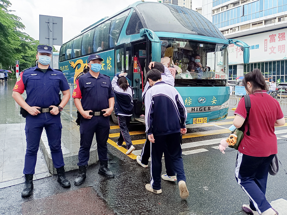 你乘风破浪 我为梦护航——龙华保安公司圆满完成“2022年高考”安全保卫任务