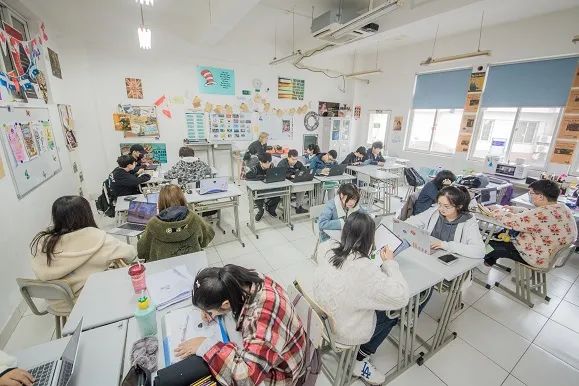 中加枫华国际学校2022级国际部高中新生军训通知