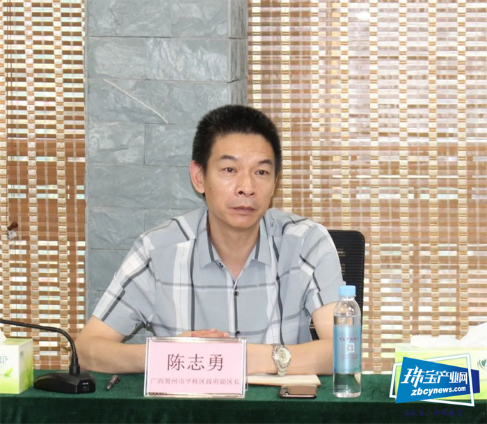 贺州市平桂区委书记朱建军一行考察平洲玉器产业 贺州市平桂区委书记朱建军一行考察平洲玉器产业