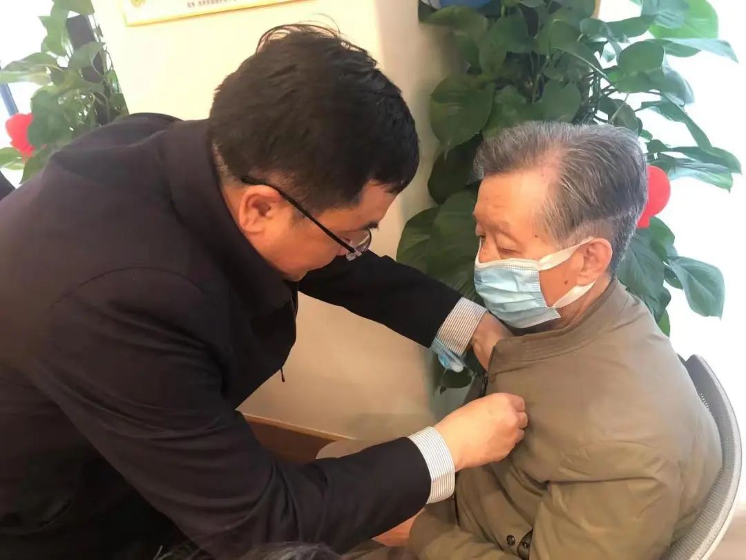 住在国寿社区的国家一等功臣:我要继续为社会作贡献到100岁! 住在国寿社区的国家一等功臣:我要继续为社会作贡献到100岁!